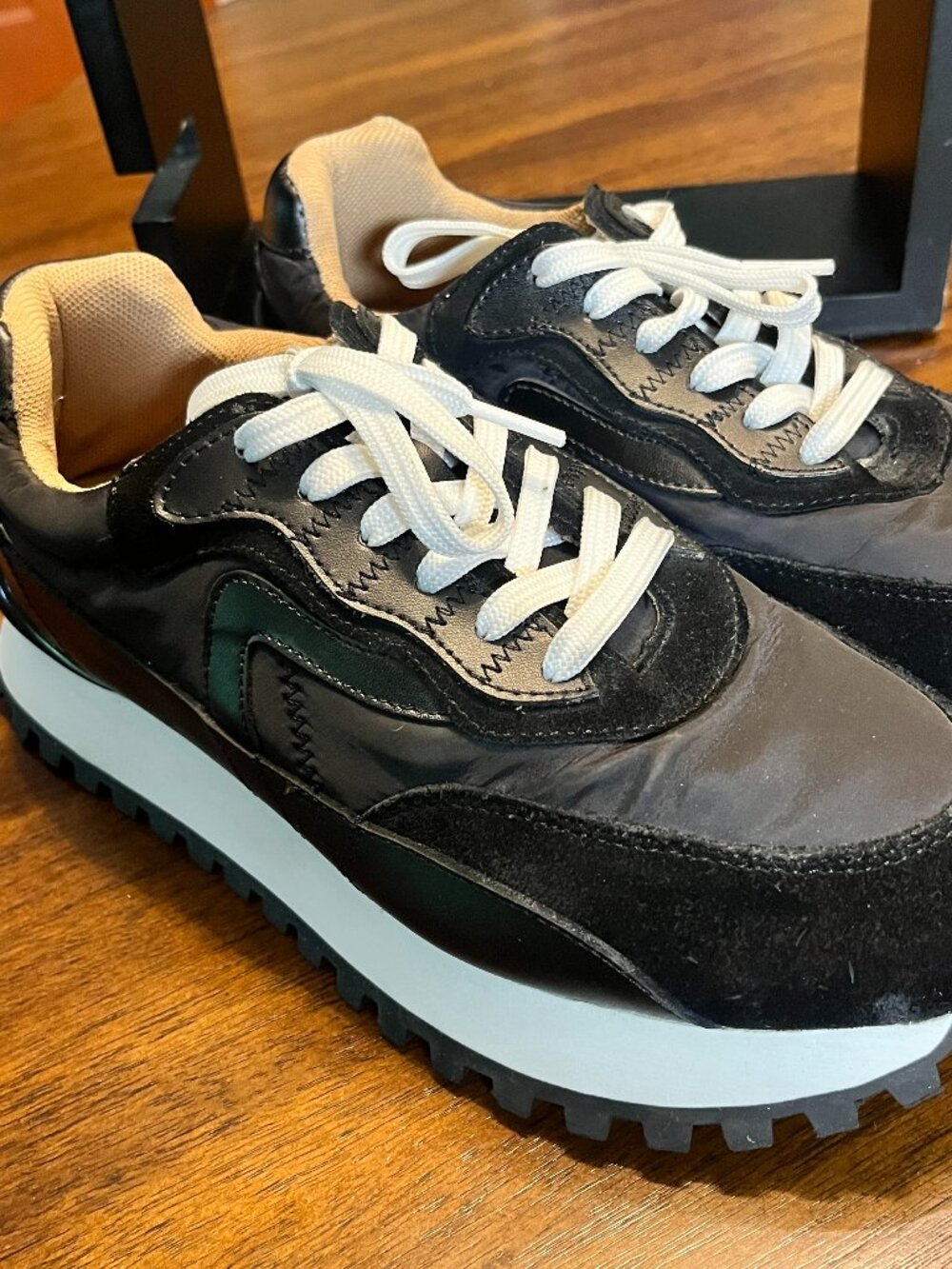 Women's Blondo Lois Waterproof Sneakers in Black Multi Colorway Size 8.5